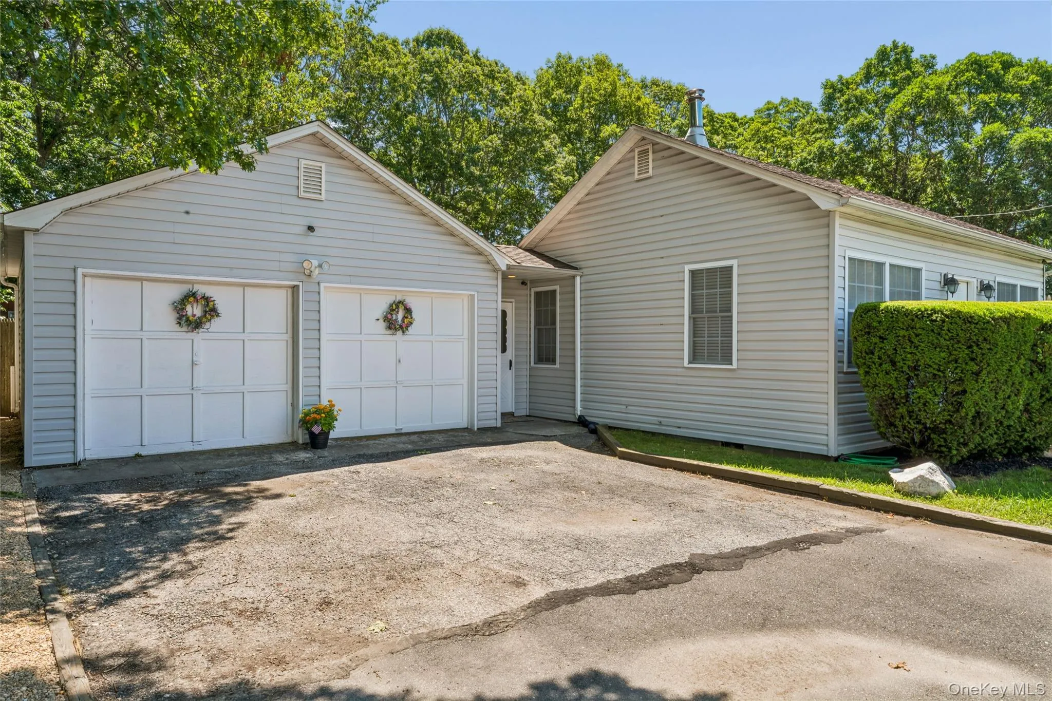 487 Mastic Road, Brookhaven, NY, 1 Bedroom Bedrooms, 3 Rooms Rooms,1 BathroomBathrooms,Residential,For Rent,Mastic,0,1028006 487 Mastic Road, Brookhaven, NY, 1 Bedroom Bedrooms, 3 Rooms Rooms,1 BathroomBathrooms,Residential,For Rent,Mastic,0,1028006