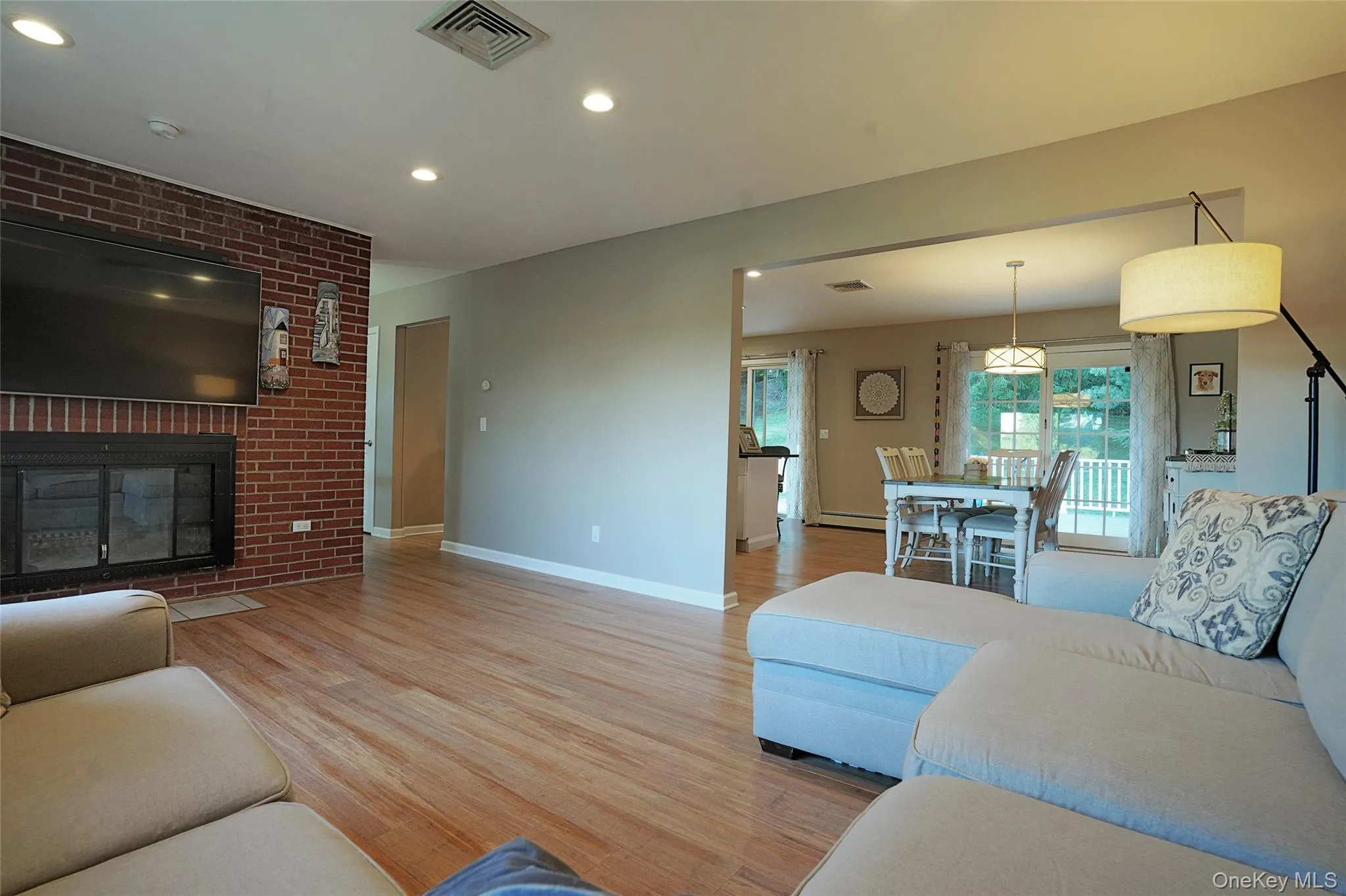 16 Four Winds Drive, La Grange, NY, 3 Bedrooms Bedrooms, 6 Rooms Rooms,3 BathroomsBathrooms,Residential,For Rent,Four Winds,0,1028035 16 Four Winds Drive, La Grange, NY, 3 Bedrooms Bedrooms, 6 Rooms Rooms,3 BathroomsBathrooms,Residential,For Rent,Four Winds,0,1028035