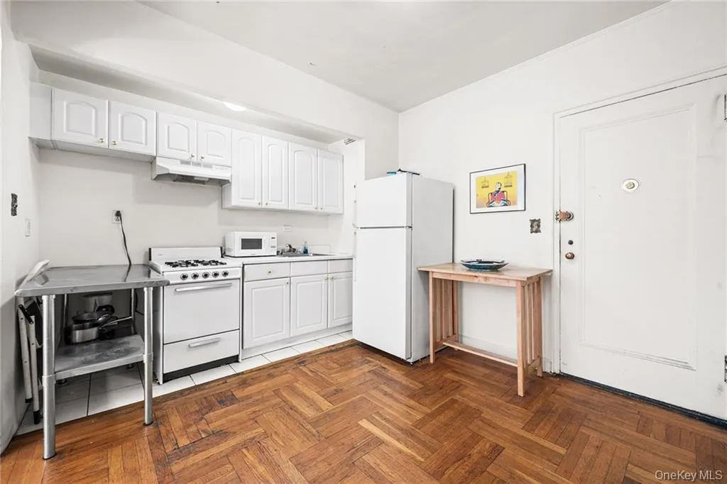 3015 Riverdale Avenue, New York, NY, 1 Bedroom Bedrooms, 3 Rooms Rooms,1 BathroomBathrooms,Residential,For Rent,Riverdale,0,1028046 3015 Riverdale Avenue, New York, NY, 1 Bedroom Bedrooms, 3 Rooms Rooms,1 BathroomBathrooms,Residential,For Rent,Riverdale,0,1028046