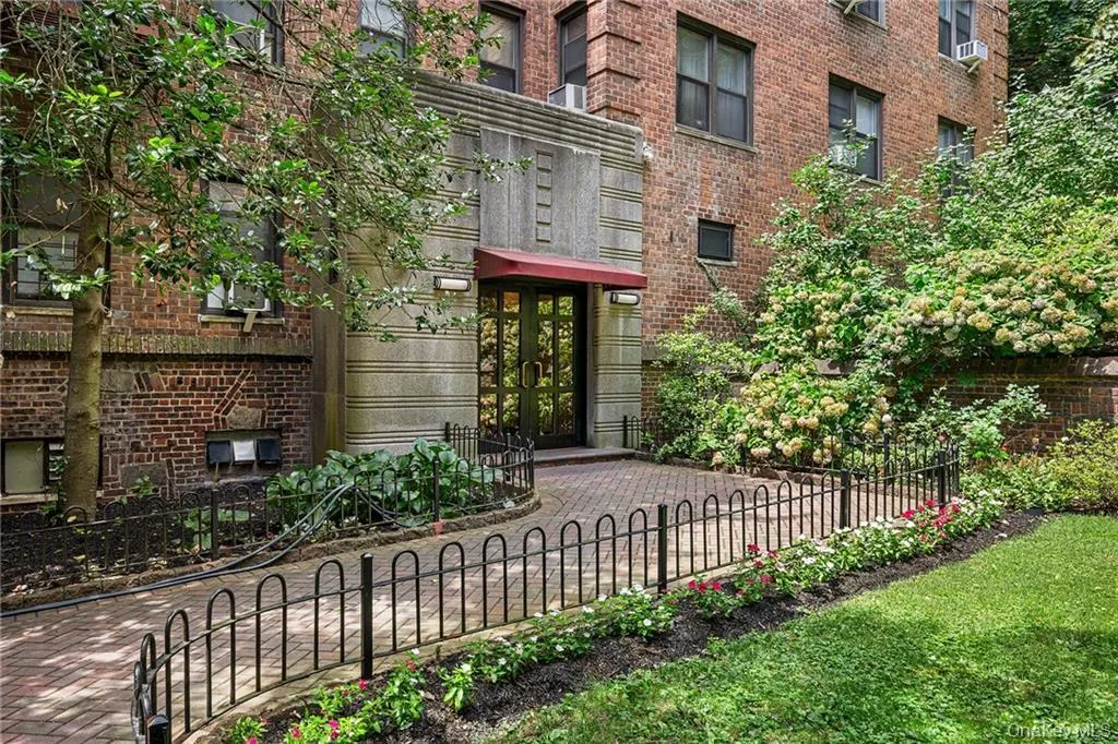 3015 Riverdale Avenue, New York, NY, 1 Bedroom Bedrooms, 3 Rooms Rooms,1 BathroomBathrooms,Residential,For Rent,Riverdale,0,1028046 3015 Riverdale Avenue, New York, NY, 1 Bedroom Bedrooms, 3 Rooms Rooms,1 BathroomBathrooms,Residential,For Rent,Riverdale,0,1028046