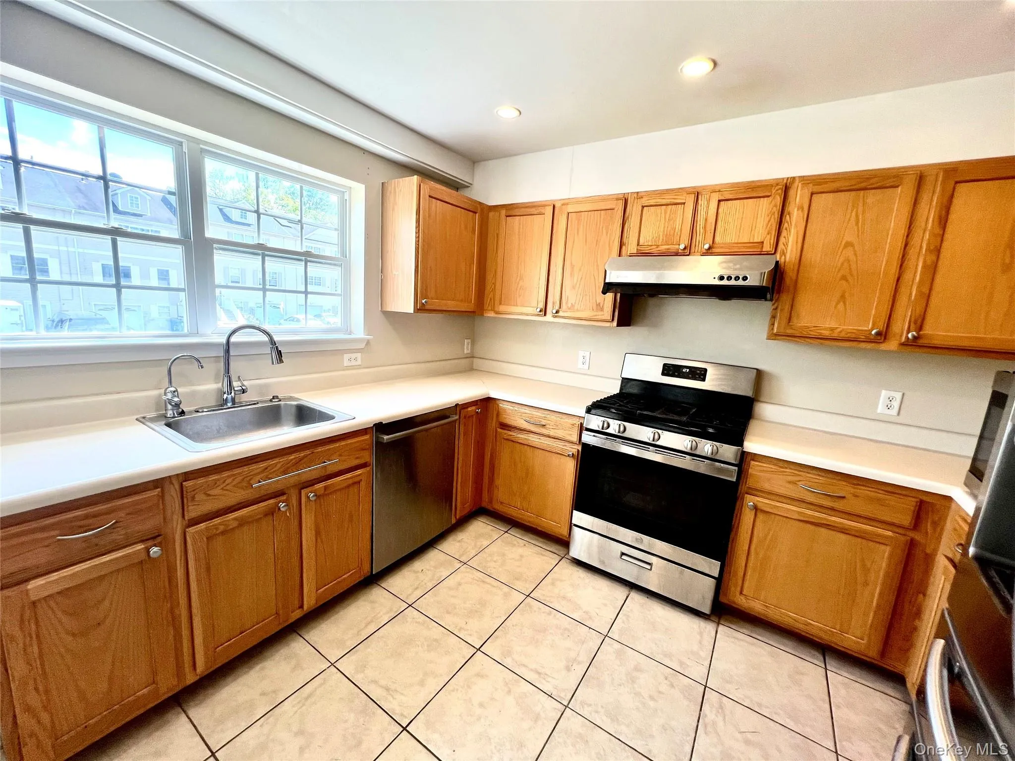 60 Peach Place, Middletown, NY, 3 Bedrooms Bedrooms, 12 Rooms Rooms,3 BathroomsBathrooms,Residential Lease,For Rent,Peach,0,1028054 60 Peach Place, Middletown, NY, 3 Bedrooms Bedrooms, 12 Rooms Rooms,3 BathroomsBathrooms,Residential Lease,For Rent,Peach,0,1028054