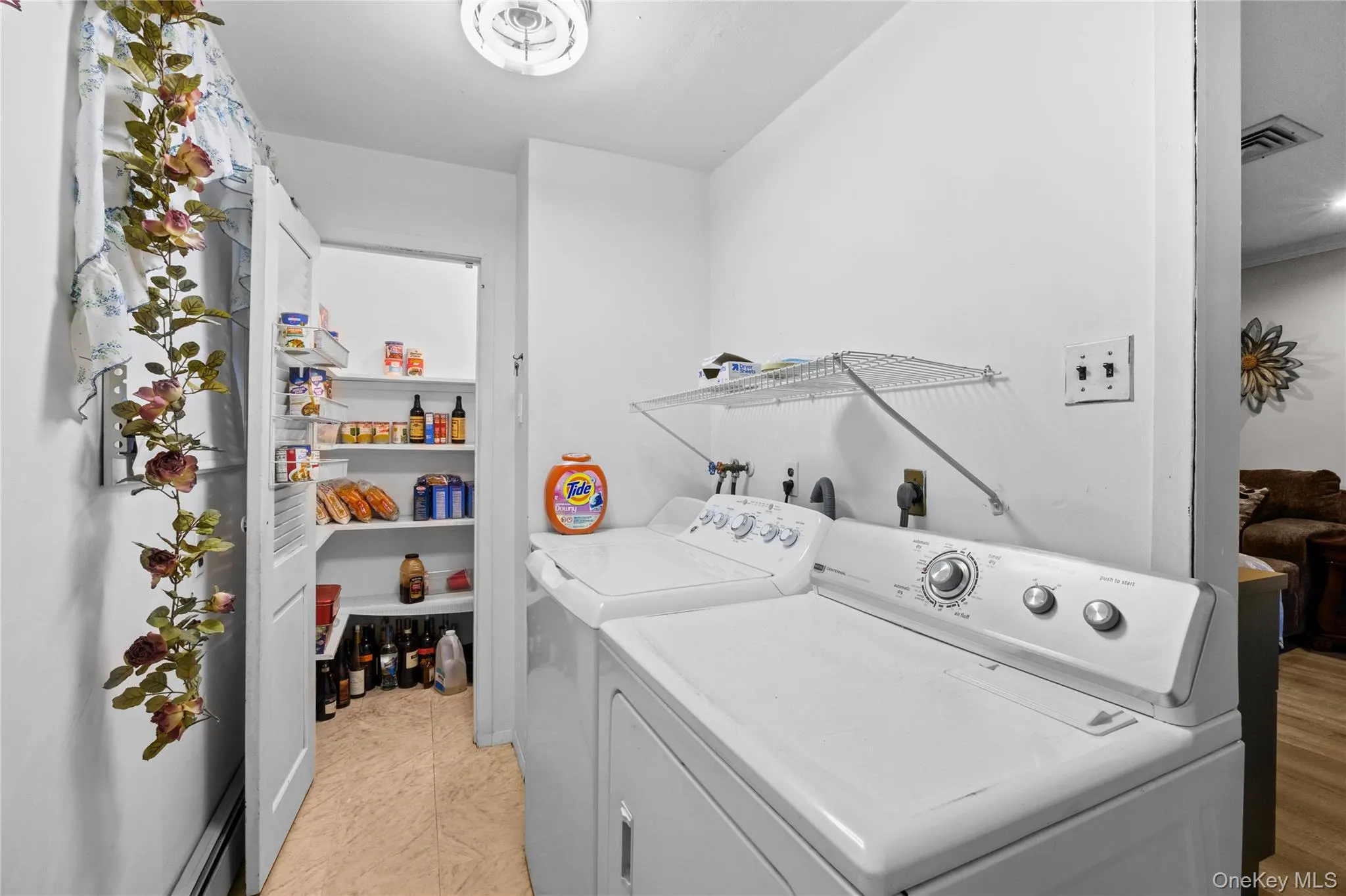 579 Empire Avenue, Babylon, NY, 3 Bedrooms Bedrooms, 6 Rooms Rooms,3 BathroomsBathrooms,Residential,For Rent,Empire,0,1028059 579 Empire Avenue, Babylon, NY, 3 Bedrooms Bedrooms, 6 Rooms Rooms,3 BathroomsBathrooms,Residential,For Rent,Empire,0,1028059