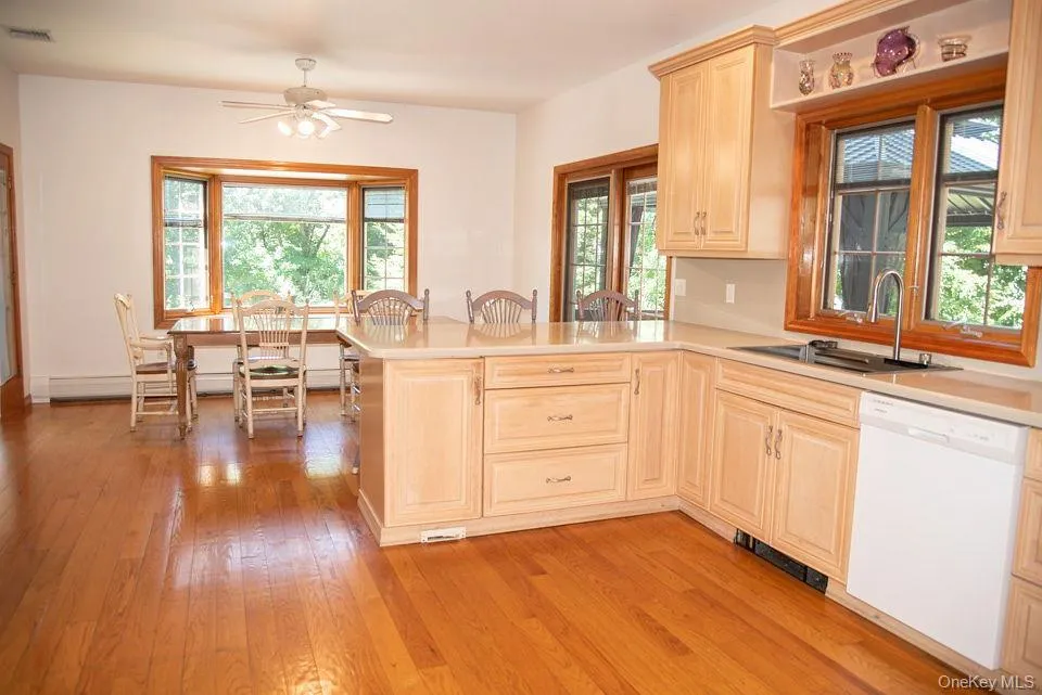 4 Hauser Terrace, Orangetown, NY, 5 Bedrooms Bedrooms, 13 Rooms Rooms,3 BathroomsBathrooms,Residential,For Rent,Hauser,0,1028064 4 Hauser Terrace, Orangetown, NY, 5 Bedrooms Bedrooms, 13 Rooms Rooms,3 BathroomsBathrooms,Residential,For Rent,Hauser,0,1028064