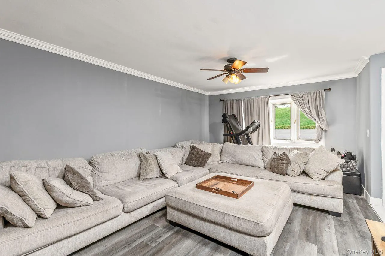 299 Mount Vernon Avenue, Brookhaven, NY, 5 Bedrooms Bedrooms, 8 Rooms Rooms,2 BathroomsBathrooms,Residential,For Rent,Mount Vernon,0,1028067 299 Mount Vernon Avenue, Brookhaven, NY, 5 Bedrooms Bedrooms, 8 Rooms Rooms,2 BathroomsBathrooms,Residential,For Rent,Mount Vernon,0,1028067