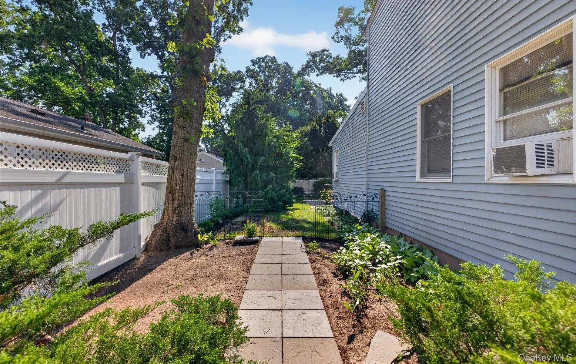 83 Whittier Avenue, Hempstead, NY, 4 Bedrooms Bedrooms, 10 Rooms Rooms,2 BathroomsBathrooms,Residential,For Rent,Whittier,0,1028070 83 Whittier Avenue, Hempstead, NY, 4 Bedrooms Bedrooms, 10 Rooms Rooms,2 BathroomsBathrooms,Residential,For Rent,Whittier,0,1028070