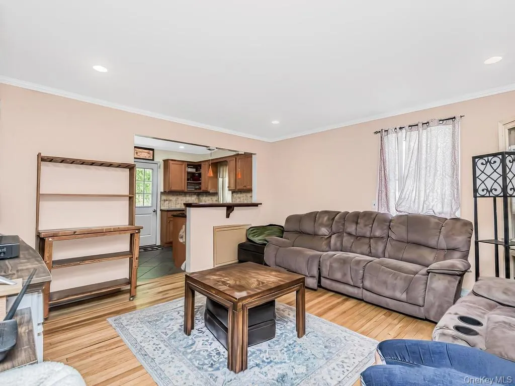 29 Washington Avenue, Greenburgh, NY, 3 Bedrooms Bedrooms, 6 Rooms Rooms,2 BathroomsBathrooms,Residential,For Rent,Washington,0,1028072 29 Washington Avenue, Greenburgh, NY, 3 Bedrooms Bedrooms, 6 Rooms Rooms,2 BathroomsBathrooms,Residential,For Rent,Washington,0,1028072