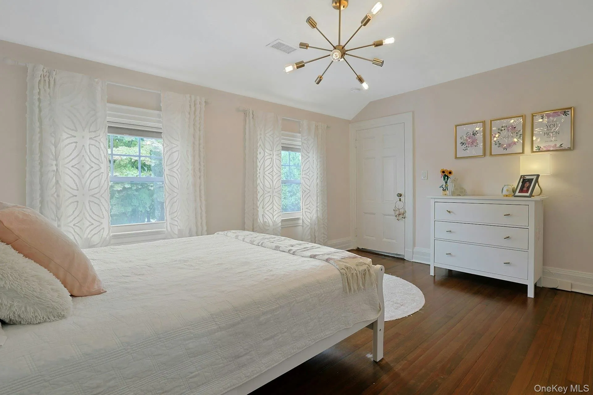 20 Dover Road, Clarkstown, NY, 5 Bedrooms Bedrooms, 14 Rooms Rooms,2 BathroomsBathrooms,Residential,For Rent,Dover,0,1028073 20 Dover Road, Clarkstown, NY, 5 Bedrooms Bedrooms, 14 Rooms Rooms,2 BathroomsBathrooms,Residential,For Rent,Dover,0,1028073