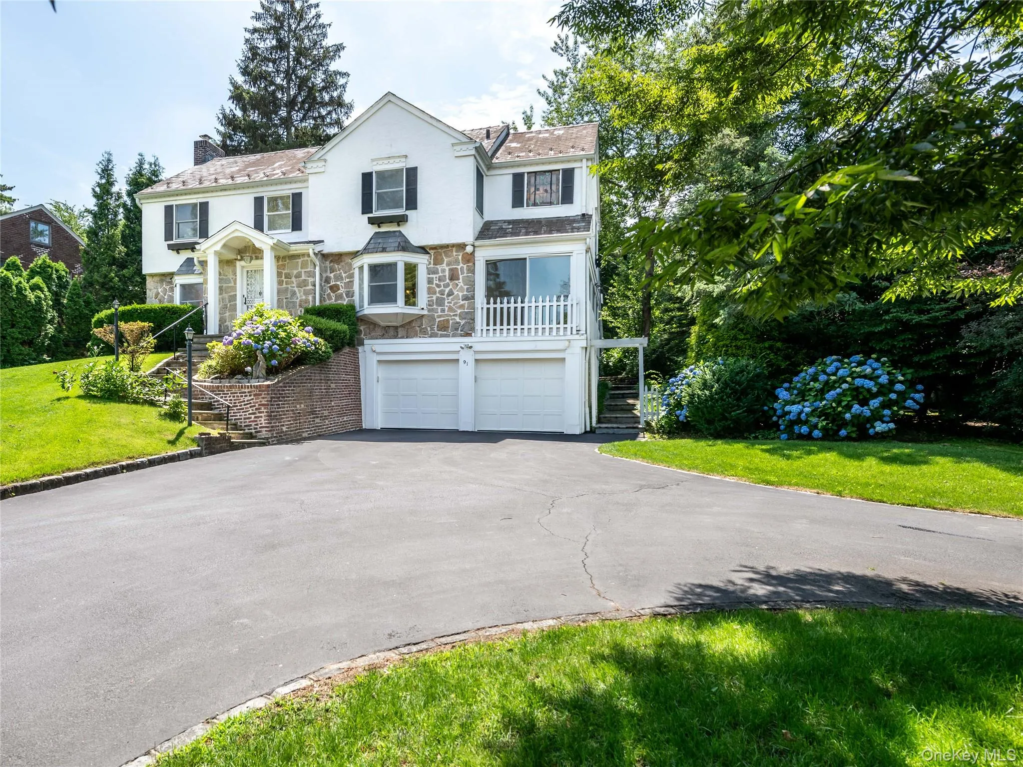 91 Pickwick Road, North Hempstead, NY, 4 Bedrooms Bedrooms, 9 Rooms Rooms,3 BathroomsBathrooms,Residential Lease,For Rent,Pickwick,0,1028075 91 Pickwick Road, North Hempstead, NY, 4 Bedrooms Bedrooms, 9 Rooms Rooms,3 BathroomsBathrooms,Residential Lease,For Rent,Pickwick,0,1028075