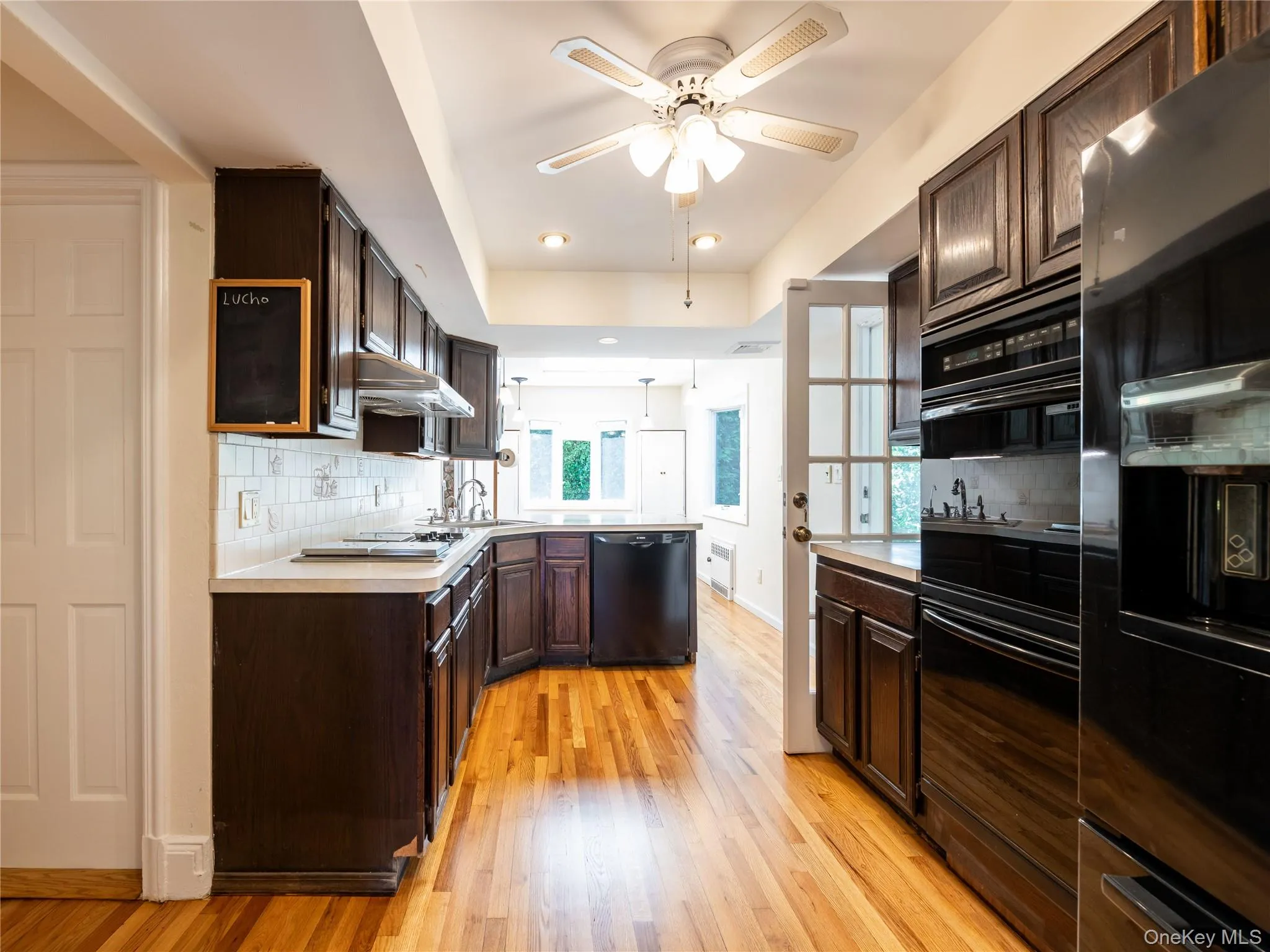 91 Pickwick Road, North Hempstead, NY, 4 Bedrooms Bedrooms, 9 Rooms Rooms,3 BathroomsBathrooms,Residential Lease,For Rent,Pickwick,0,1028075 91 Pickwick Road, North Hempstead, NY, 4 Bedrooms Bedrooms, 9 Rooms Rooms,3 BathroomsBathrooms,Residential Lease,For Rent,Pickwick,0,1028075