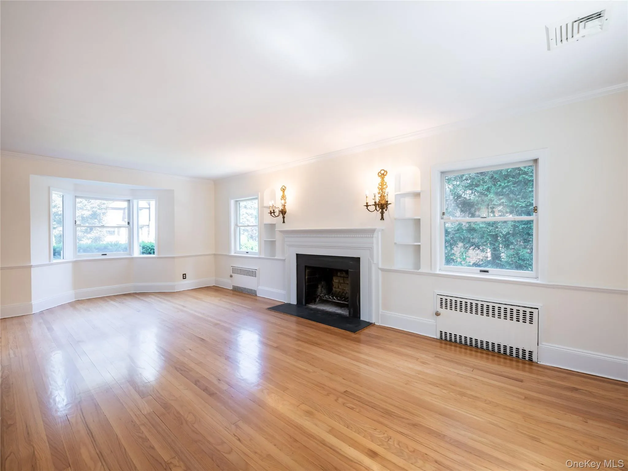 91 Pickwick Road, North Hempstead, NY, 4 Bedrooms Bedrooms, 9 Rooms Rooms,3 BathroomsBathrooms,Residential Lease,For Rent,Pickwick,0,1028075 91 Pickwick Road, North Hempstead, NY, 4 Bedrooms Bedrooms, 9 Rooms Rooms,3 BathroomsBathrooms,Residential Lease,For Rent,Pickwick,0,1028075