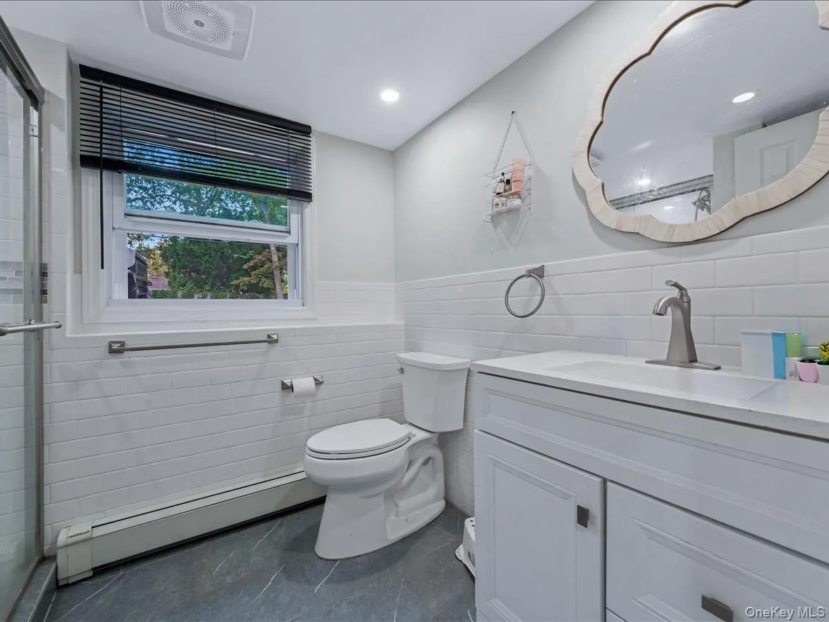 33 Winside Lane, Brookhaven, NY, 4 Bedrooms Bedrooms, 11 Rooms Rooms,3 BathroomsBathrooms,Residential,For Rent,Winside,0,1028079 33 Winside Lane, Brookhaven, NY, 4 Bedrooms Bedrooms, 11 Rooms Rooms,3 BathroomsBathrooms,Residential,For Rent,Winside,0,1028079