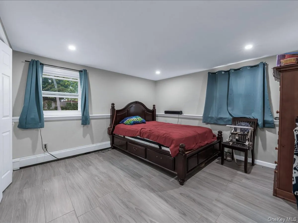33 Winside Lane, Brookhaven, NY, 4 Bedrooms Bedrooms, 11 Rooms Rooms,3 BathroomsBathrooms,Residential,For Rent,Winside,0,1028079 33 Winside Lane, Brookhaven, NY, 4 Bedrooms Bedrooms, 11 Rooms Rooms,3 BathroomsBathrooms,Residential,For Rent,Winside,0,1028079
