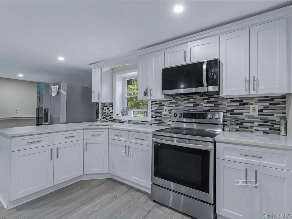 33 Winside Lane, Brookhaven, NY, 4 Bedrooms Bedrooms, 11 Rooms Rooms,3 BathroomsBathrooms,Residential,For Rent,Winside,0,1028079 33 Winside Lane, Brookhaven, NY, 4 Bedrooms Bedrooms, 11 Rooms Rooms,3 BathroomsBathrooms,Residential,For Rent,Winside,0,1028079