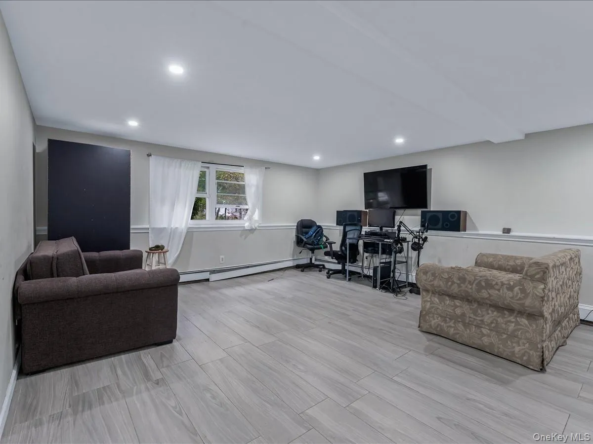33 Winside Lane, Brookhaven, NY, 4 Bedrooms Bedrooms, 11 Rooms Rooms,3 BathroomsBathrooms,Residential,For Rent,Winside,0,1028079 33 Winside Lane, Brookhaven, NY, 4 Bedrooms Bedrooms, 11 Rooms Rooms,3 BathroomsBathrooms,Residential,For Rent,Winside,0,1028079
