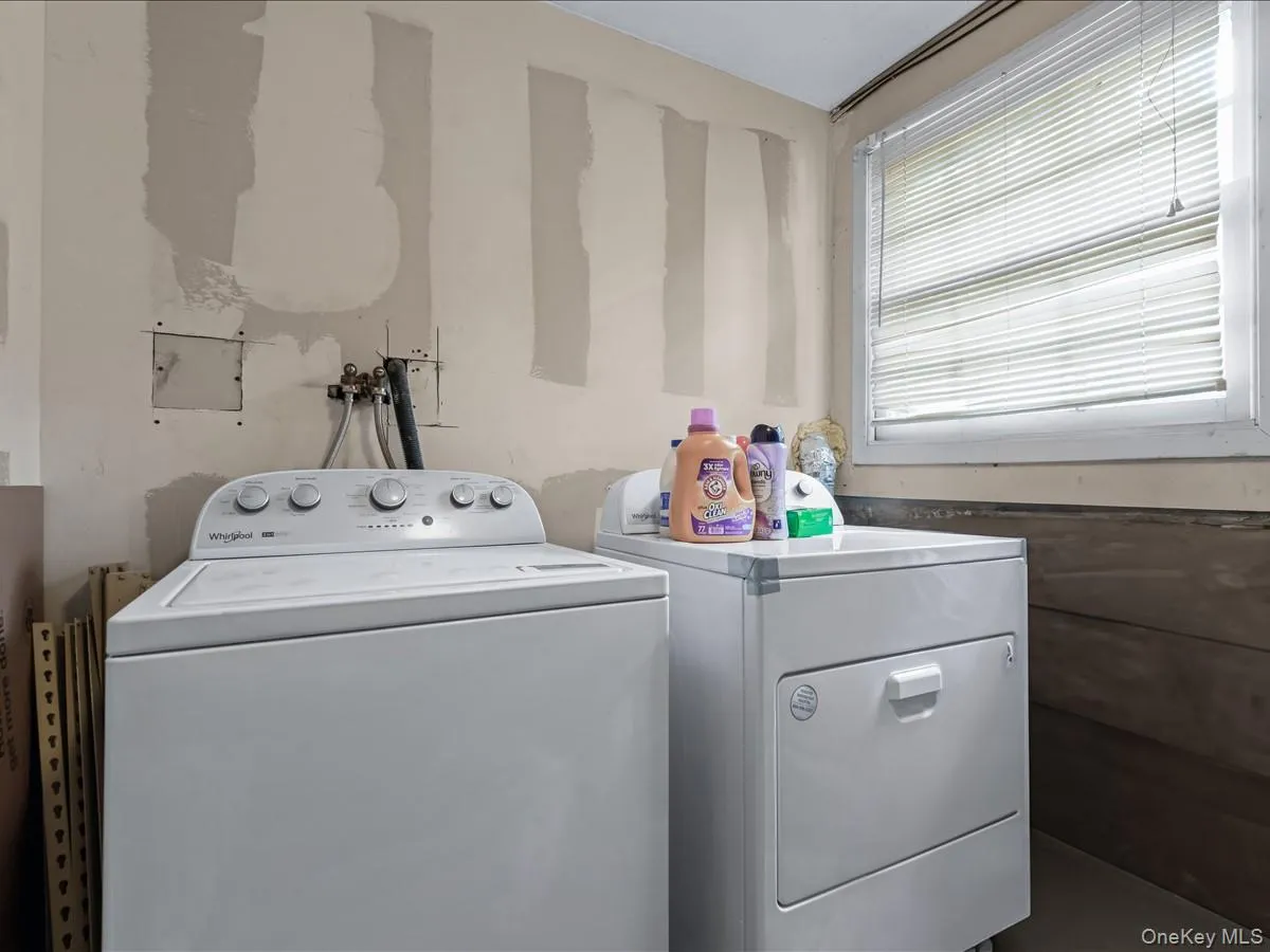33 Winside Lane, Brookhaven, NY, 4 Bedrooms Bedrooms, 11 Rooms Rooms,3 BathroomsBathrooms,Residential,For Rent,Winside,0,1028079 33 Winside Lane, Brookhaven, NY, 4 Bedrooms Bedrooms, 11 Rooms Rooms,3 BathroomsBathrooms,Residential,For Rent,Winside,0,1028079