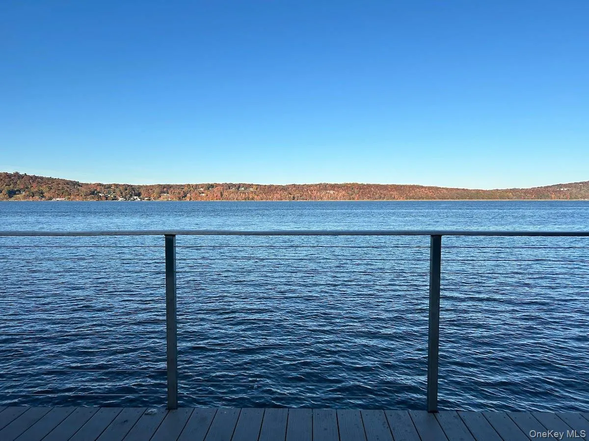 Dobbs Ferry Waterfront Park - Fishing Pier Dobbs Ferry Waterfront Park - Fishing Pier