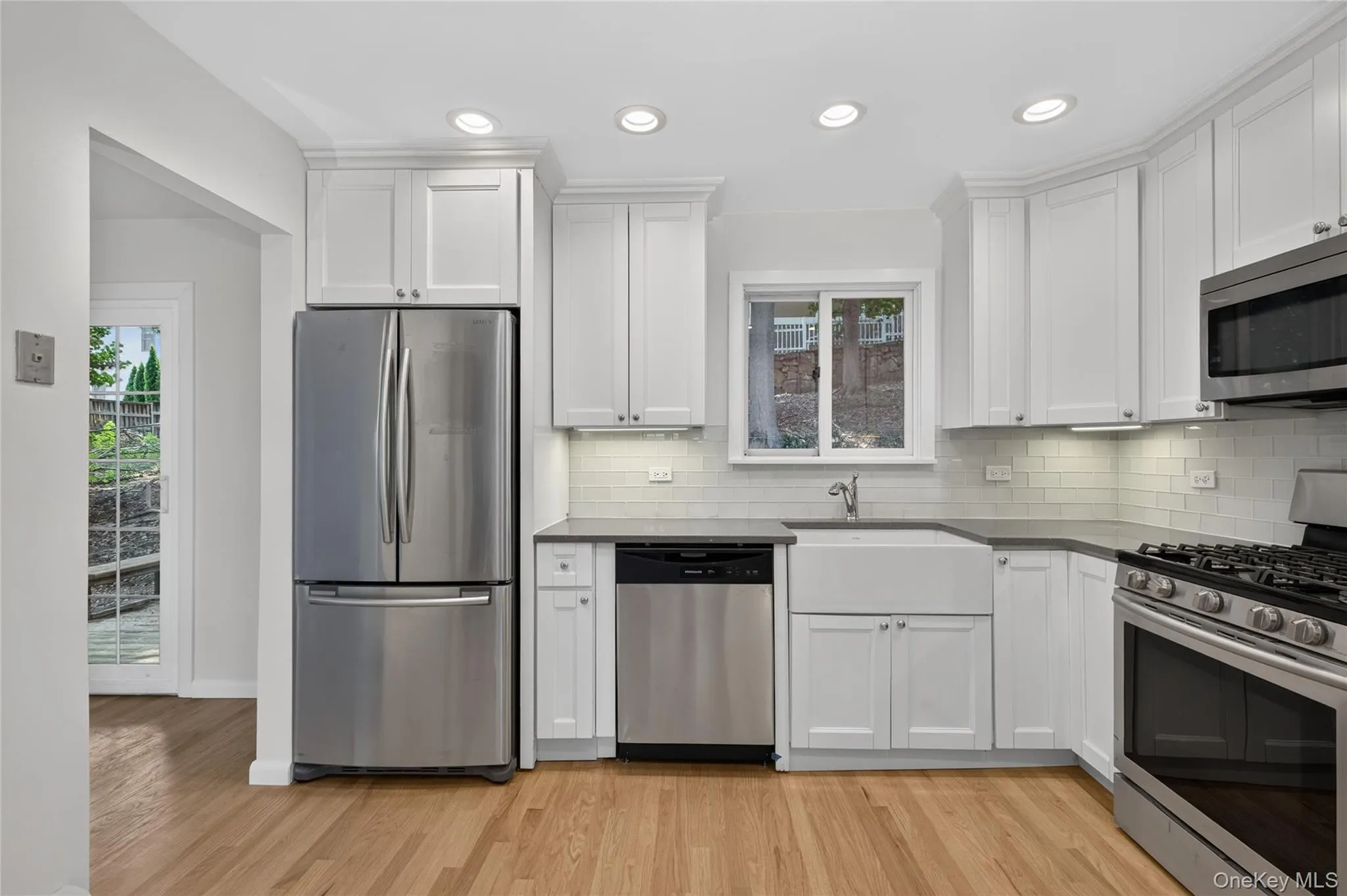 64 Bradley Street, Greenburgh, NY, 2 Bedrooms Bedrooms, 4 Rooms Rooms,2 BathroomsBathrooms,Residential,For Rent,Bradley,0,1028082 64 Bradley Street, Greenburgh, NY, 2 Bedrooms Bedrooms, 4 Rooms Rooms,2 BathroomsBathrooms,Residential,For Rent,Bradley,0,1028082