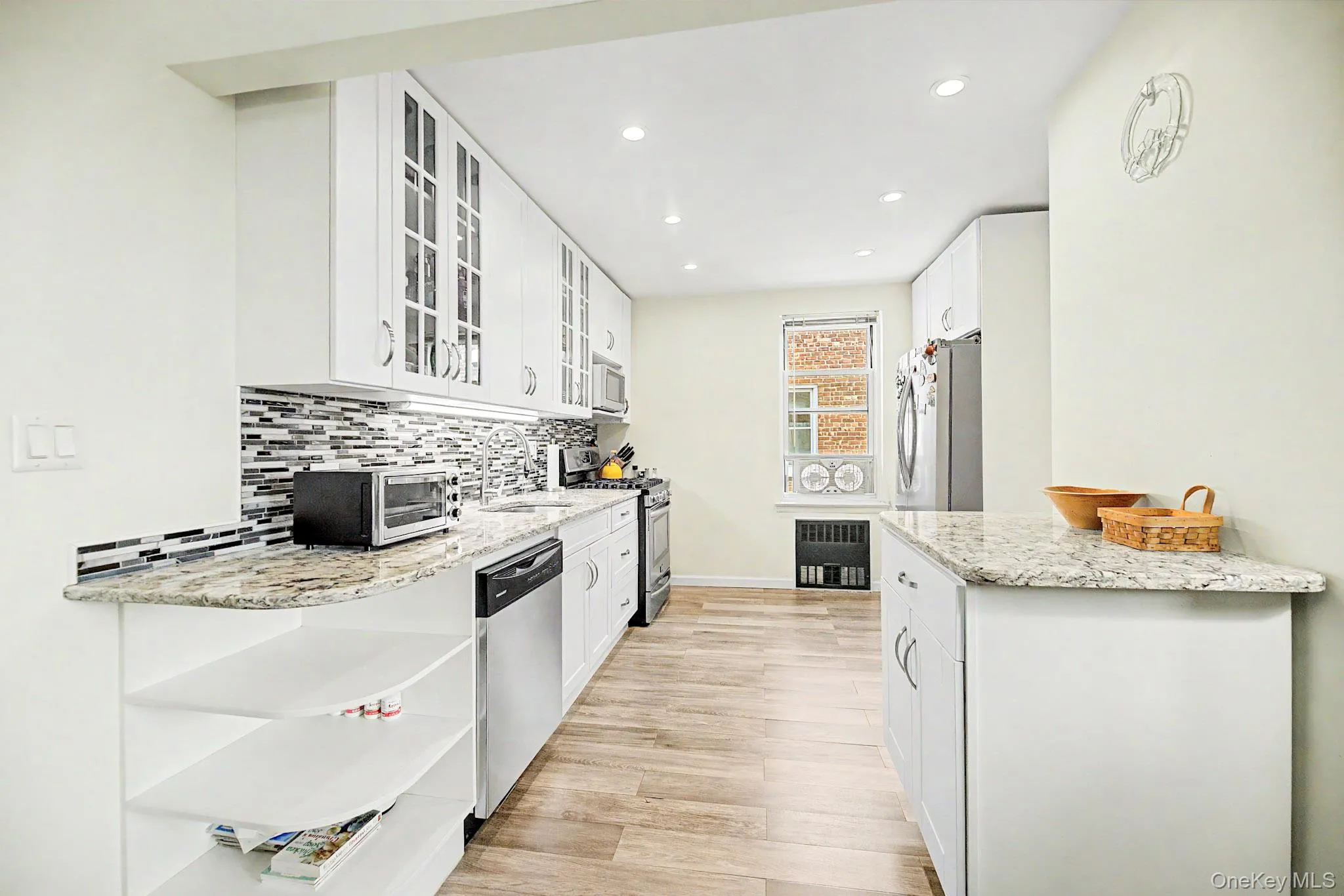 1300 Midland Avenue, Yonkers, NY, 2 Bedrooms Bedrooms, 4 Rooms Rooms,1 BathroomBathrooms,Residential,For Rent,Midland,0,1028084 1300 Midland Avenue, Yonkers, NY, 2 Bedrooms Bedrooms, 4 Rooms Rooms,1 BathroomBathrooms,Residential,For Rent,Midland,0,1028084