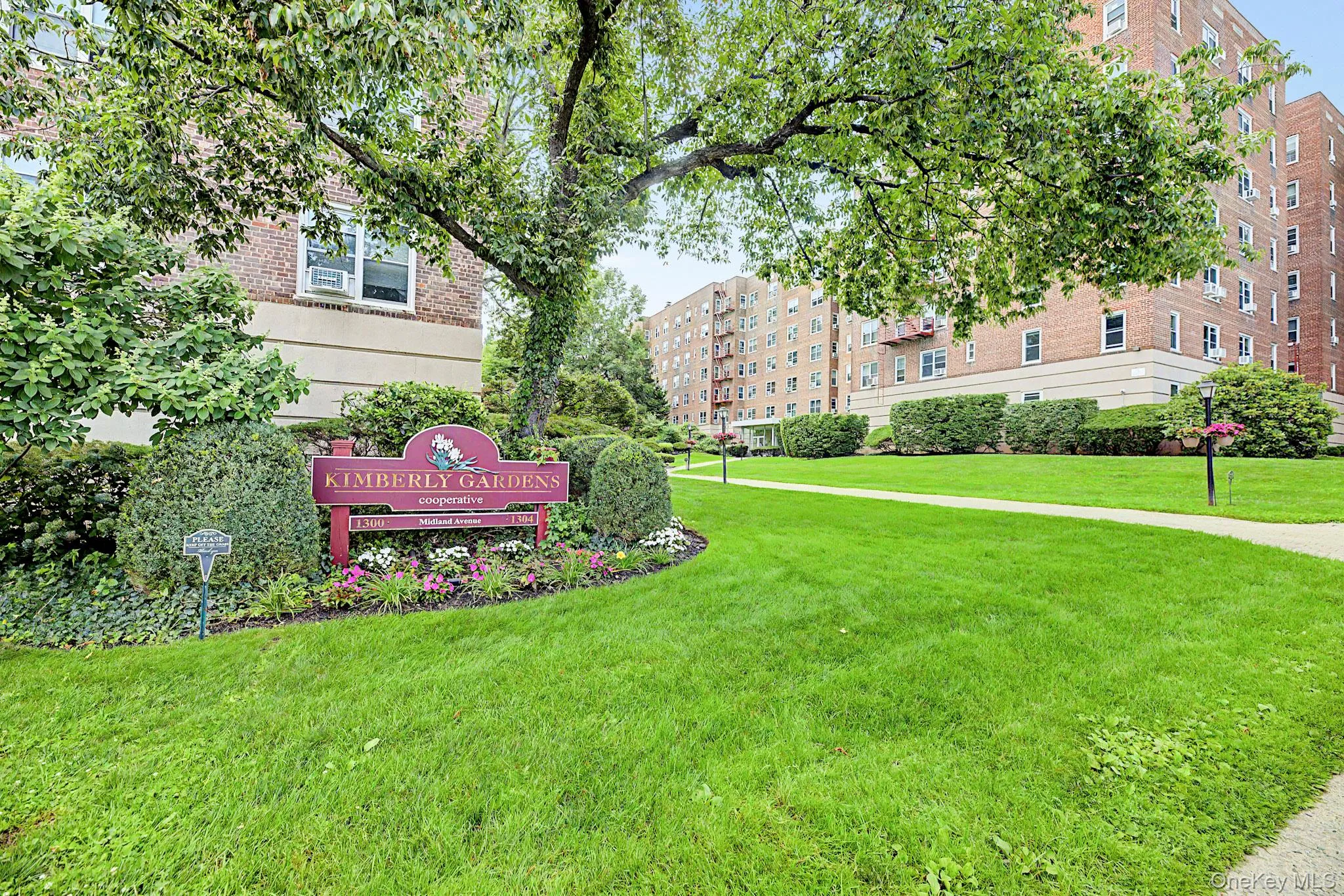 1300 Midland Avenue, Yonkers, NY, 2 Bedrooms Bedrooms, 4 Rooms Rooms,1 BathroomBathrooms,Residential,For Rent,Midland,0,1028084 1300 Midland Avenue, Yonkers, NY, 2 Bedrooms Bedrooms, 4 Rooms Rooms,1 BathroomBathrooms,Residential,For Rent,Midland,0,1028084