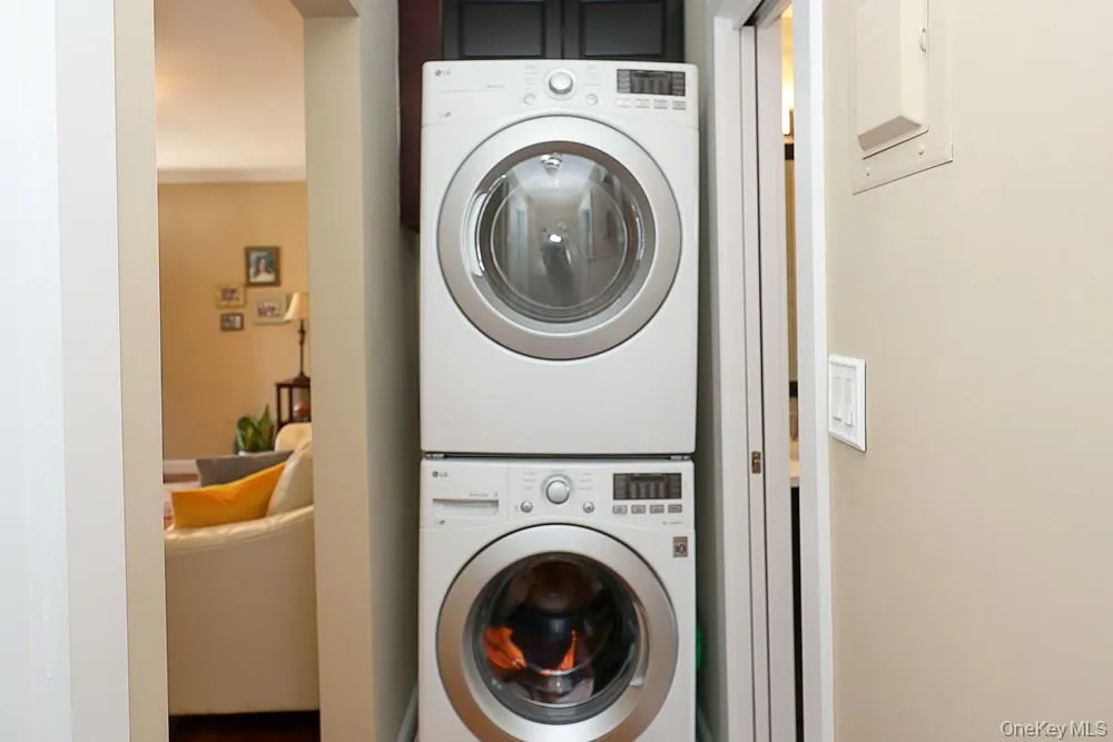 247-28 76th Avenue, New York, NY, 2 Bedrooms Bedrooms, 4 Rooms Rooms,1 BathroomBathrooms,Residential,For Rent,76th,0,1028088 247-28 76th Avenue, New York, NY, 2 Bedrooms Bedrooms, 4 Rooms Rooms,1 BathroomBathrooms,Residential,For Rent,76th,0,1028088