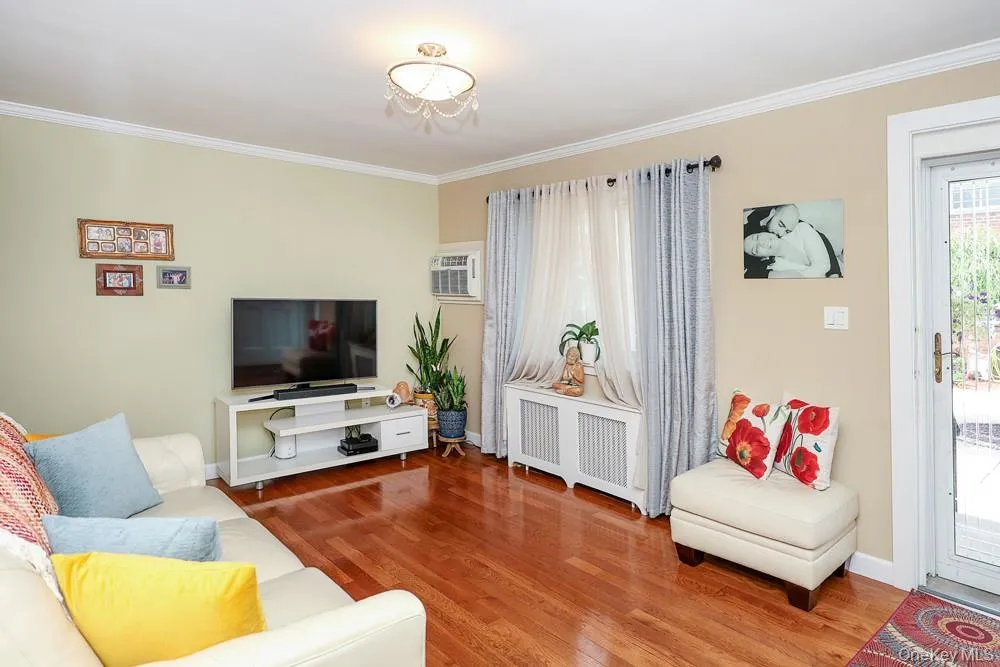 247-28 76th Avenue, New York, NY, 2 Bedrooms Bedrooms, 4 Rooms Rooms,1 BathroomBathrooms,Residential,For Rent,76th,0,1028088 247-28 76th Avenue, New York, NY, 2 Bedrooms Bedrooms, 4 Rooms Rooms,1 BathroomBathrooms,Residential,For Rent,76th,0,1028088