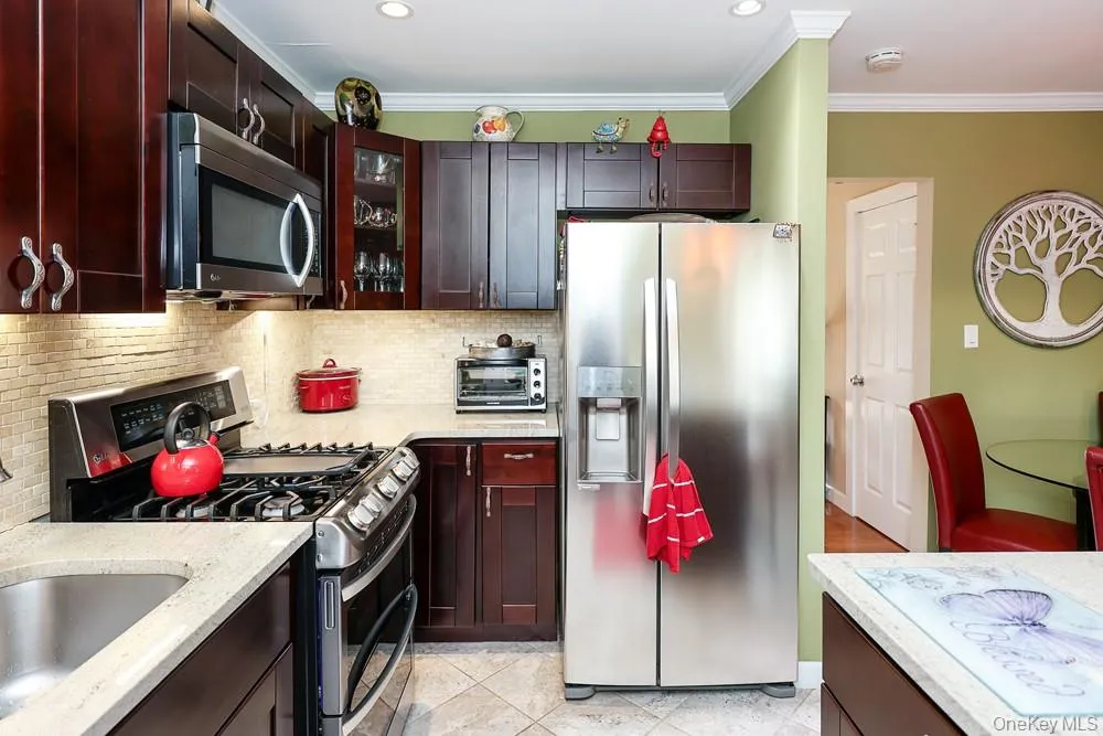247-28 76th Avenue, New York, NY, 2 Bedrooms Bedrooms, 4 Rooms Rooms,1 BathroomBathrooms,Residential,For Rent,76th,0,1028088 247-28 76th Avenue, New York, NY, 2 Bedrooms Bedrooms, 4 Rooms Rooms,1 BathroomBathrooms,Residential,For Rent,76th,0,1028088