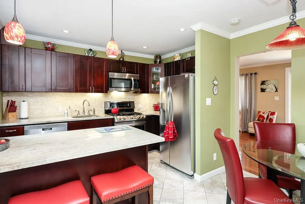 247-28 76th Avenue, New York, NY, 2 Bedrooms Bedrooms, 4 Rooms Rooms,1 BathroomBathrooms,Residential,For Rent,76th,0,1028088 247-28 76th Avenue, New York, NY, 2 Bedrooms Bedrooms, 4 Rooms Rooms,1 BathroomBathrooms,Residential,For Rent,76th,0,1028088