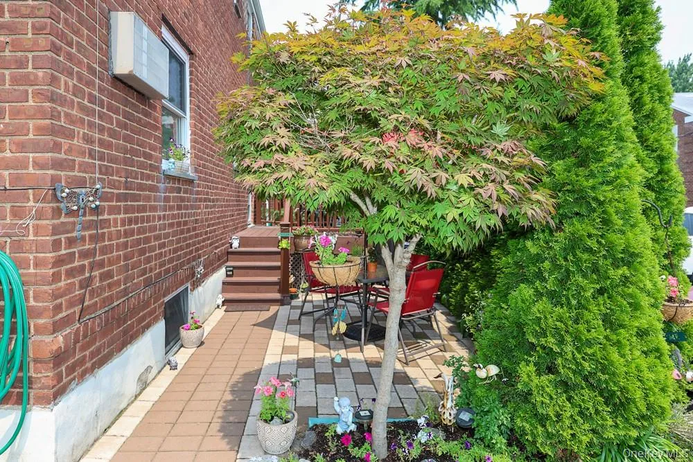 247-28 76th Avenue, New York, NY, 2 Bedrooms Bedrooms, 4 Rooms Rooms,1 BathroomBathrooms,Residential,For Rent,76th,0,1028088 247-28 76th Avenue, New York, NY, 2 Bedrooms Bedrooms, 4 Rooms Rooms,1 BathroomBathrooms,Residential,For Rent,76th,0,1028088