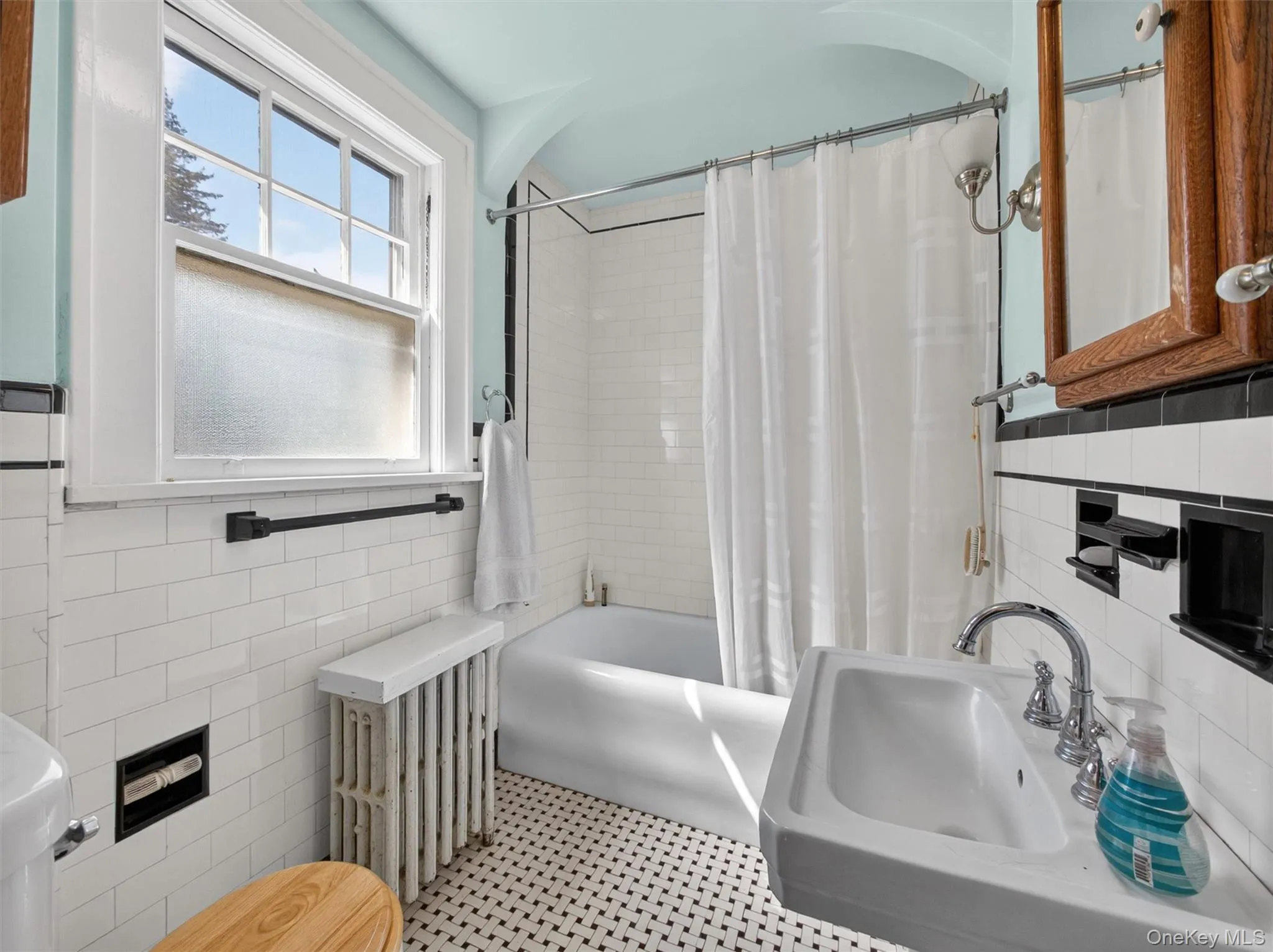 108 Summit Avenue, Orangetown, NY, 3 Bedrooms Bedrooms, 7 Rooms Rooms,1 BathroomBathrooms,Residential,For Rent,Summit,0,1028094 108 Summit Avenue, Orangetown, NY, 3 Bedrooms Bedrooms, 7 Rooms Rooms,1 BathroomBathrooms,Residential,For Rent,Summit,0,1028094