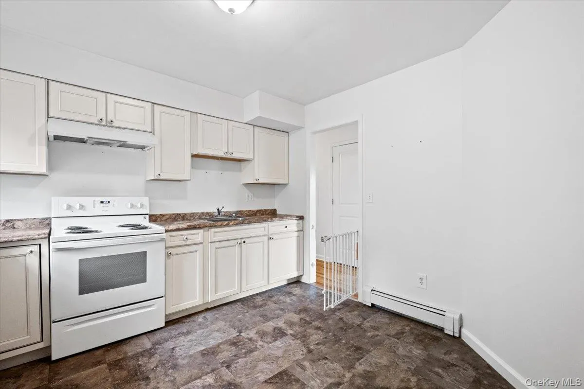 Spacious kitchen Spacious kitchen