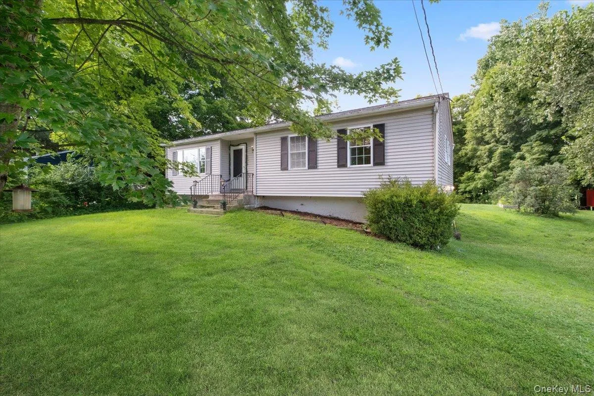 39 Farm Drive, Dover, NY, 3 Bedrooms Bedrooms, 6 Rooms Rooms,1 BathroomBathrooms,Residential,For Rent,Farm,0,1028097 39 Farm Drive, Dover, NY, 3 Bedrooms Bedrooms, 6 Rooms Rooms,1 BathroomBathrooms,Residential,For Rent,Farm,0,1028097