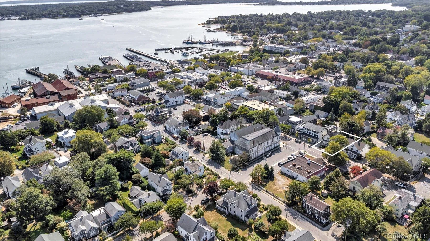 308 Monsell Place, Southold, NY, 3 Bedrooms Bedrooms, 6 Rooms Rooms,1 BathroomBathrooms,Residential,For Rent,Monsell,0,1028101 308 Monsell Place, Southold, NY, 3 Bedrooms Bedrooms, 6 Rooms Rooms,1 BathroomBathrooms,Residential,For Rent,Monsell,0,1028101