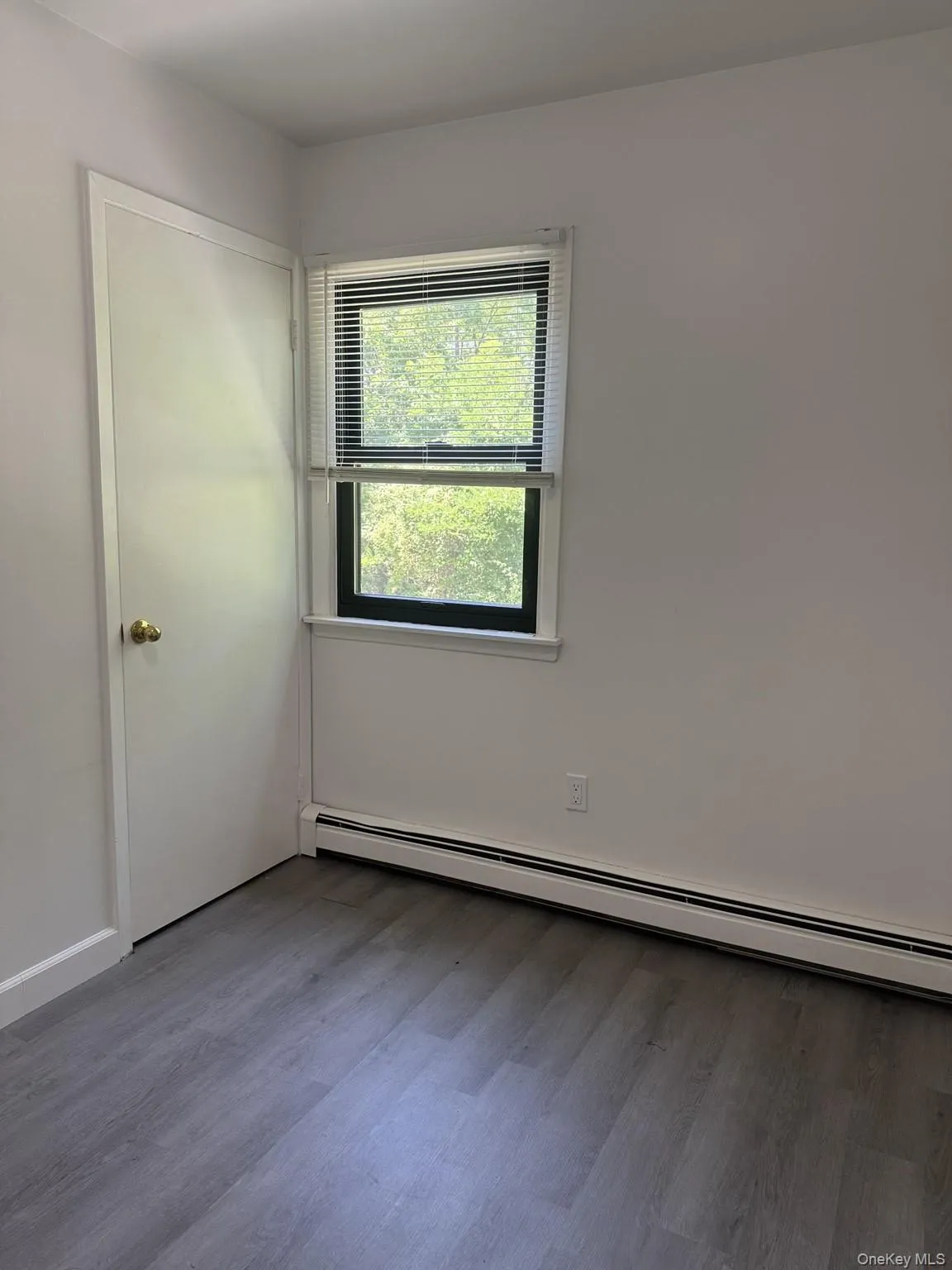 27 Stuart Drive, Brookhaven, NY, 1 Bedroom Bedrooms, 4 Rooms Rooms,1 BathroomBathrooms,Residential Lease,For Rent,Stuart,0,1028102 27 Stuart Drive, Brookhaven, NY, 1 Bedroom Bedrooms, 4 Rooms Rooms,1 BathroomBathrooms,Residential Lease,For Rent,Stuart,0,1028102