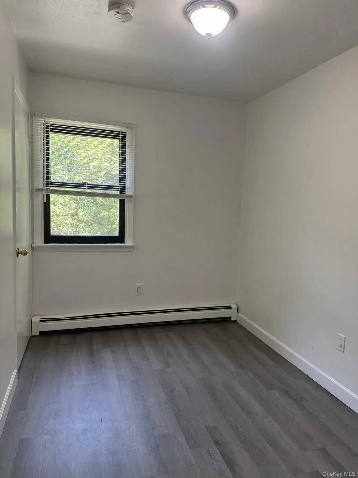 27 Stuart Drive, Brookhaven, NY, 1 Bedroom Bedrooms, 4 Rooms Rooms,1 BathroomBathrooms,Residential Lease,For Rent,Stuart,0,1028102 27 Stuart Drive, Brookhaven, NY, 1 Bedroom Bedrooms, 4 Rooms Rooms,1 BathroomBathrooms,Residential Lease,For Rent,Stuart,0,1028102