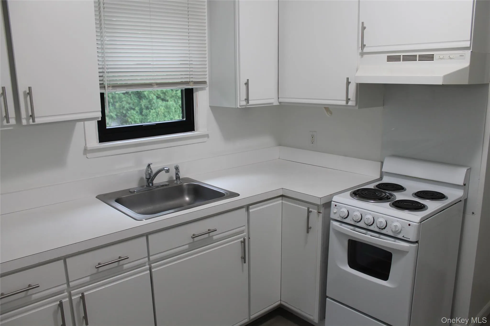 27 Stuart Drive, Brookhaven, NY, 1 Bedroom Bedrooms, 4 Rooms Rooms,1 BathroomBathrooms,Residential Lease,For Rent,Stuart,0,1028102 27 Stuart Drive, Brookhaven, NY, 1 Bedroom Bedrooms, 4 Rooms Rooms,1 BathroomBathrooms,Residential Lease,For Rent,Stuart,0,1028102
