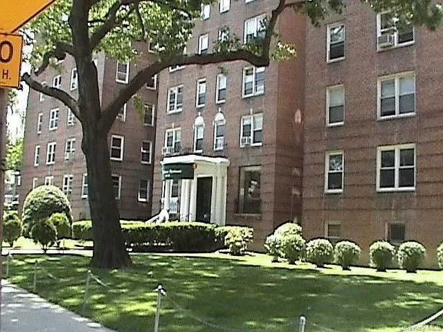 143-25 84th Drive, New York, NY, 4 Rooms Rooms,1 BathroomBathrooms,Residential,For Rent,84th,0,1028113 143-25 84th Drive, New York, NY, 4 Rooms Rooms,1 BathroomBathrooms,Residential,For Rent,84th,0,1028113