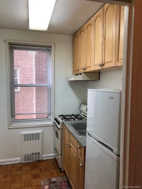 143-25 84th Drive, New York, NY, 4 Rooms Rooms,1 BathroomBathrooms,Residential,For Rent,84th,0,1028113 143-25 84th Drive, New York, NY, 4 Rooms Rooms,1 BathroomBathrooms,Residential,For Rent,84th,0,1028113