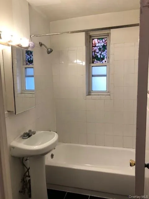 143-25 84th Drive, New York, NY, 4 Rooms Rooms,1 BathroomBathrooms,Residential,For Rent,84th,0,1028113 143-25 84th Drive, New York, NY, 4 Rooms Rooms,1 BathroomBathrooms,Residential,For Rent,84th,0,1028113