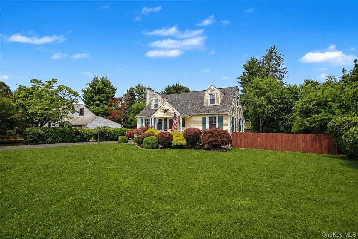 9 Mansion Drive, Hyde Park, NY, 4 Bedrooms Bedrooms, 8 Rooms Rooms,1 BathroomBathrooms,Residential,For Rent,Mansion,0,1028116 9 Mansion Drive, Hyde Park, NY, 4 Bedrooms Bedrooms, 8 Rooms Rooms,1 BathroomBathrooms,Residential,For Rent,Mansion,0,1028116