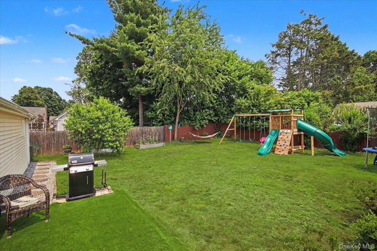 9 Mansion Drive, Hyde Park, NY, 4 Bedrooms Bedrooms, 8 Rooms Rooms,1 BathroomBathrooms,Residential,For Rent,Mansion,0,1028116 9 Mansion Drive, Hyde Park, NY, 4 Bedrooms Bedrooms, 8 Rooms Rooms,1 BathroomBathrooms,Residential,For Rent,Mansion,0,1028116