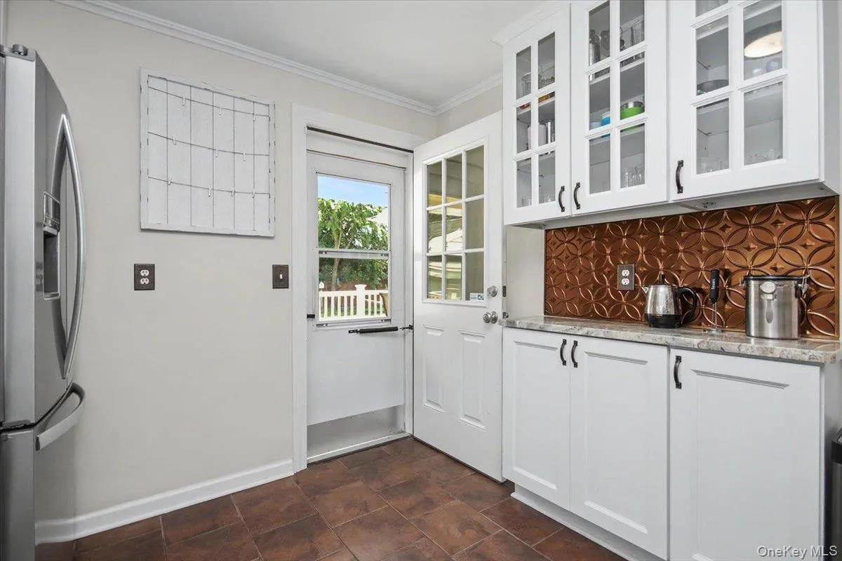 9 Mansion Drive, Hyde Park, NY, 4 Bedrooms Bedrooms, 8 Rooms Rooms,1 BathroomBathrooms,Residential,For Rent,Mansion,0,1028116 9 Mansion Drive, Hyde Park, NY, 4 Bedrooms Bedrooms, 8 Rooms Rooms,1 BathroomBathrooms,Residential,For Rent,Mansion,0,1028116