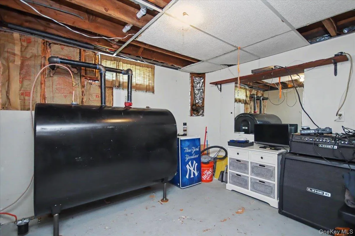 9 Mansion Drive, Hyde Park, NY, 4 Bedrooms Bedrooms, 8 Rooms Rooms,1 BathroomBathrooms,Residential,For Rent,Mansion,0,1028116 9 Mansion Drive, Hyde Park, NY, 4 Bedrooms Bedrooms, 8 Rooms Rooms,1 BathroomBathrooms,Residential,For Rent,Mansion,0,1028116