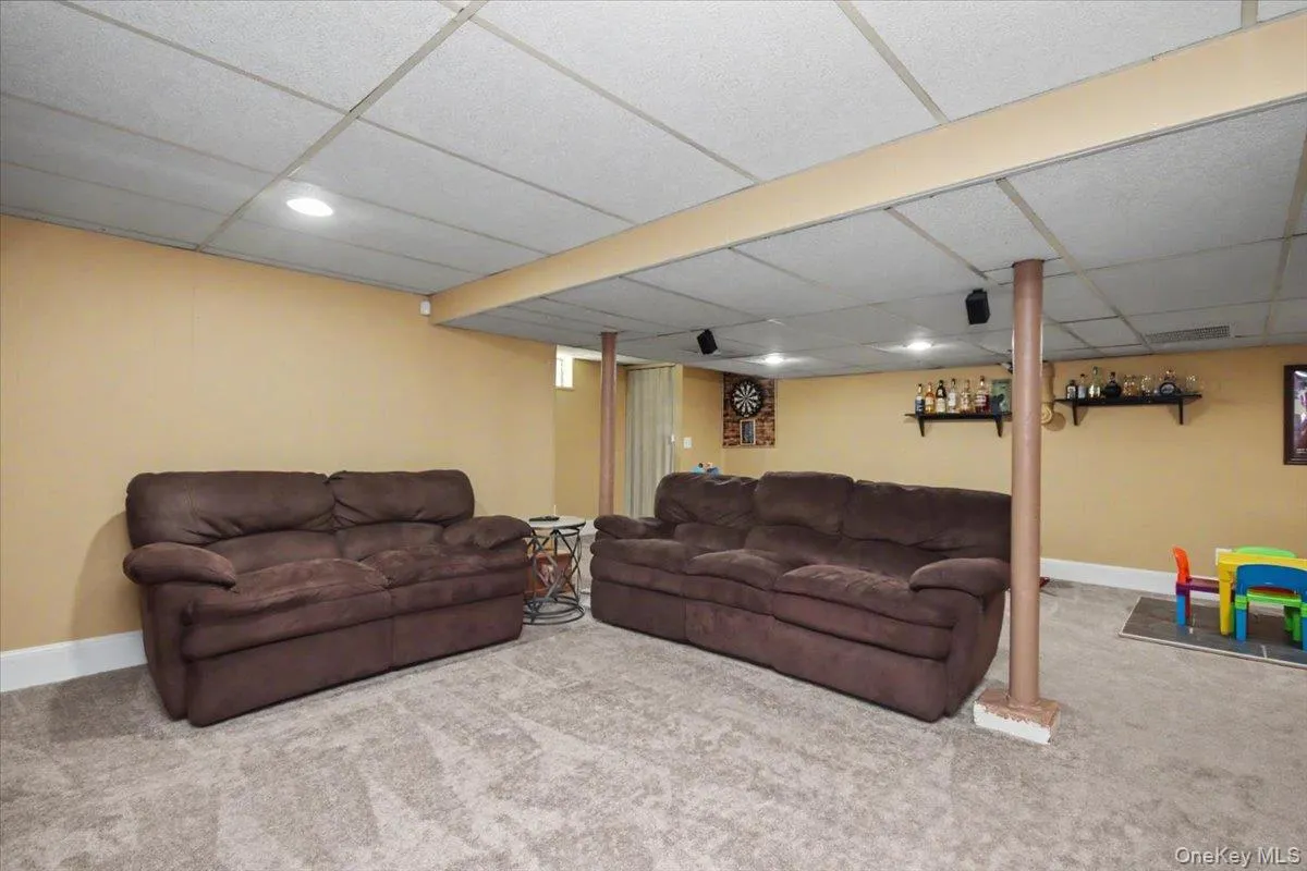 9 Mansion Drive, Hyde Park, NY, 4 Bedrooms Bedrooms, 8 Rooms Rooms,1 BathroomBathrooms,Residential,For Rent,Mansion,0,1028116 9 Mansion Drive, Hyde Park, NY, 4 Bedrooms Bedrooms, 8 Rooms Rooms,1 BathroomBathrooms,Residential,For Rent,Mansion,0,1028116