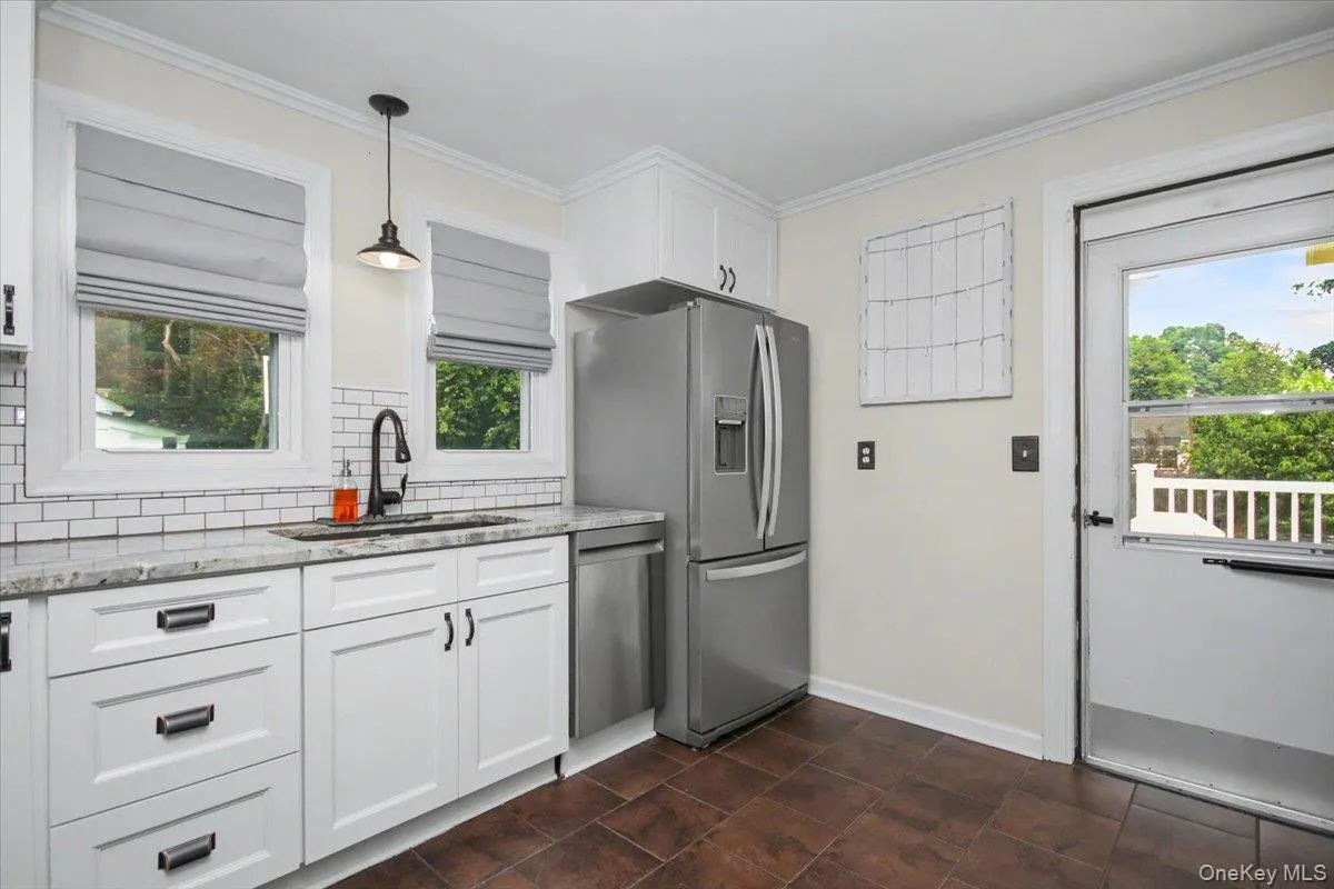 9 Mansion Drive, Hyde Park, NY, 4 Bedrooms Bedrooms, 8 Rooms Rooms,1 BathroomBathrooms,Residential,For Rent,Mansion,0,1028116 9 Mansion Drive, Hyde Park, NY, 4 Bedrooms Bedrooms, 8 Rooms Rooms,1 BathroomBathrooms,Residential,For Rent,Mansion,0,1028116