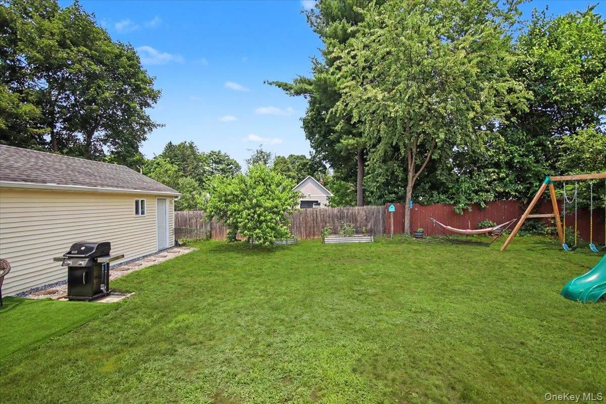 9 Mansion Drive, Hyde Park, NY, 4 Bedrooms Bedrooms, 8 Rooms Rooms,1 BathroomBathrooms,Residential,For Rent,Mansion,0,1028116 9 Mansion Drive, Hyde Park, NY, 4 Bedrooms Bedrooms, 8 Rooms Rooms,1 BathroomBathrooms,Residential,For Rent,Mansion,0,1028116