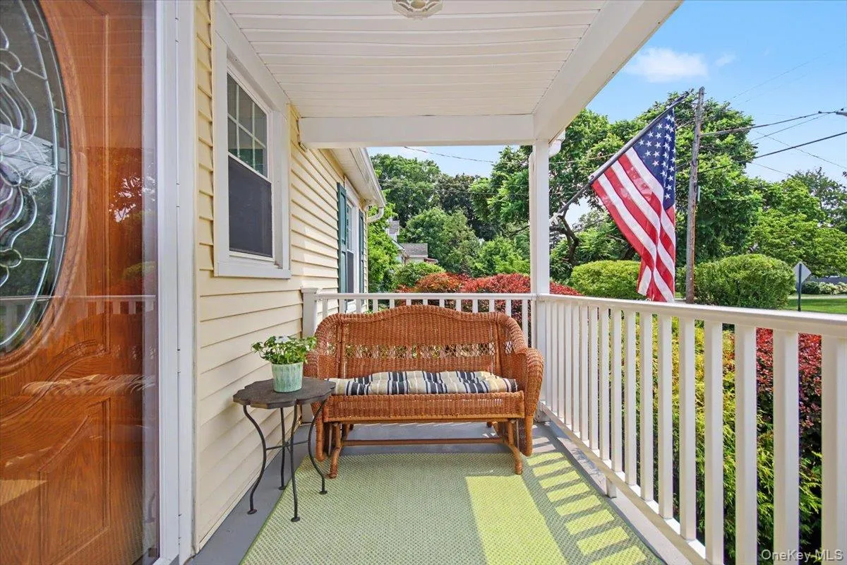 9 Mansion Drive, Hyde Park, NY, 4 Bedrooms Bedrooms, 8 Rooms Rooms,1 BathroomBathrooms,Residential,For Rent,Mansion,0,1028116 9 Mansion Drive, Hyde Park, NY, 4 Bedrooms Bedrooms, 8 Rooms Rooms,1 BathroomBathrooms,Residential,For Rent,Mansion,0,1028116
