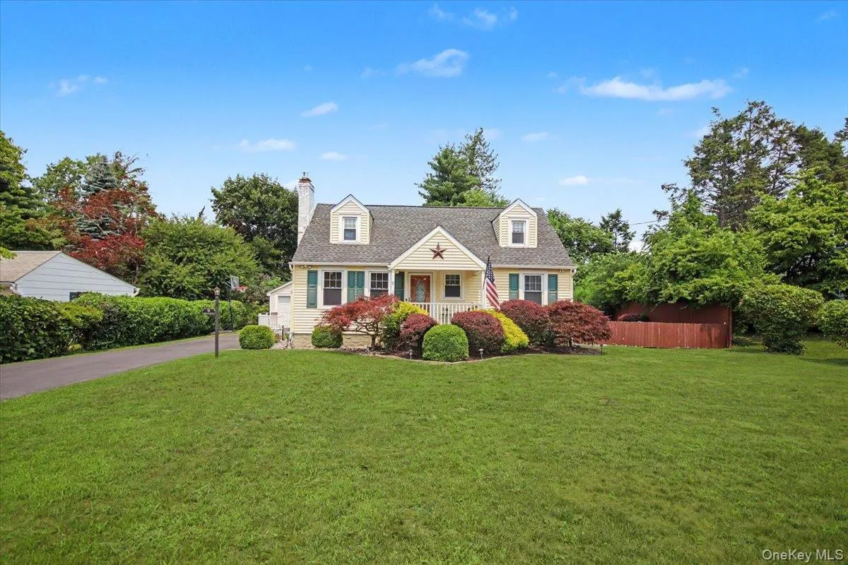 9 Mansion Drive, Hyde Park, NY, 4 Bedrooms Bedrooms, 8 Rooms Rooms,1 BathroomBathrooms,Residential,For Rent,Mansion,0,1028116 9 Mansion Drive, Hyde Park, NY, 4 Bedrooms Bedrooms, 8 Rooms Rooms,1 BathroomBathrooms,Residential,For Rent,Mansion,0,1028116