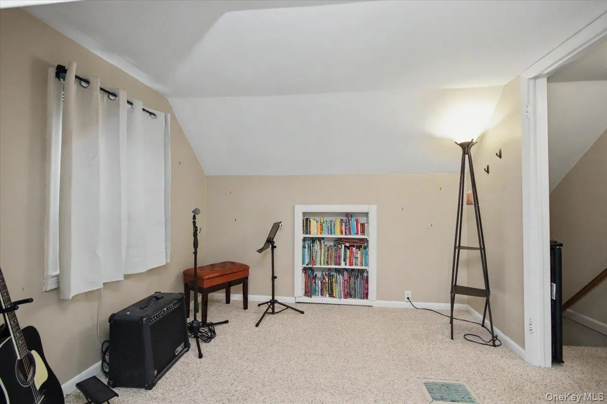9 Mansion Drive, Hyde Park, NY, 4 Bedrooms Bedrooms, 8 Rooms Rooms,1 BathroomBathrooms,Residential,For Rent,Mansion,0,1028116 9 Mansion Drive, Hyde Park, NY, 4 Bedrooms Bedrooms, 8 Rooms Rooms,1 BathroomBathrooms,Residential,For Rent,Mansion,0,1028116