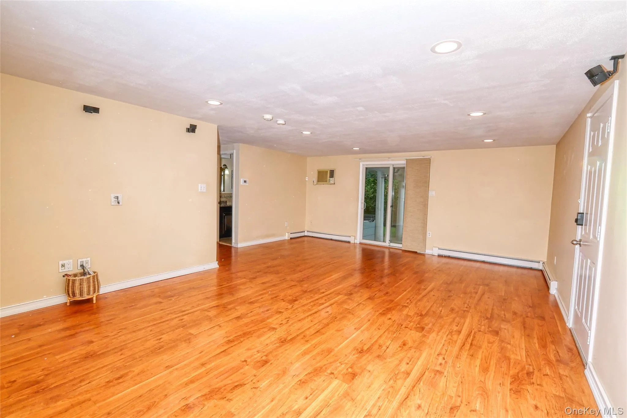 1352 Estelle Court, Hempstead, NY, 4 Bedrooms Bedrooms, 13 Rooms Rooms,2 BathroomsBathrooms,Residential,For Rent,Estelle,0,1028117 1352 Estelle Court, Hempstead, NY, 4 Bedrooms Bedrooms, 13 Rooms Rooms,2 BathroomsBathrooms,Residential,For Rent,Estelle,0,1028117