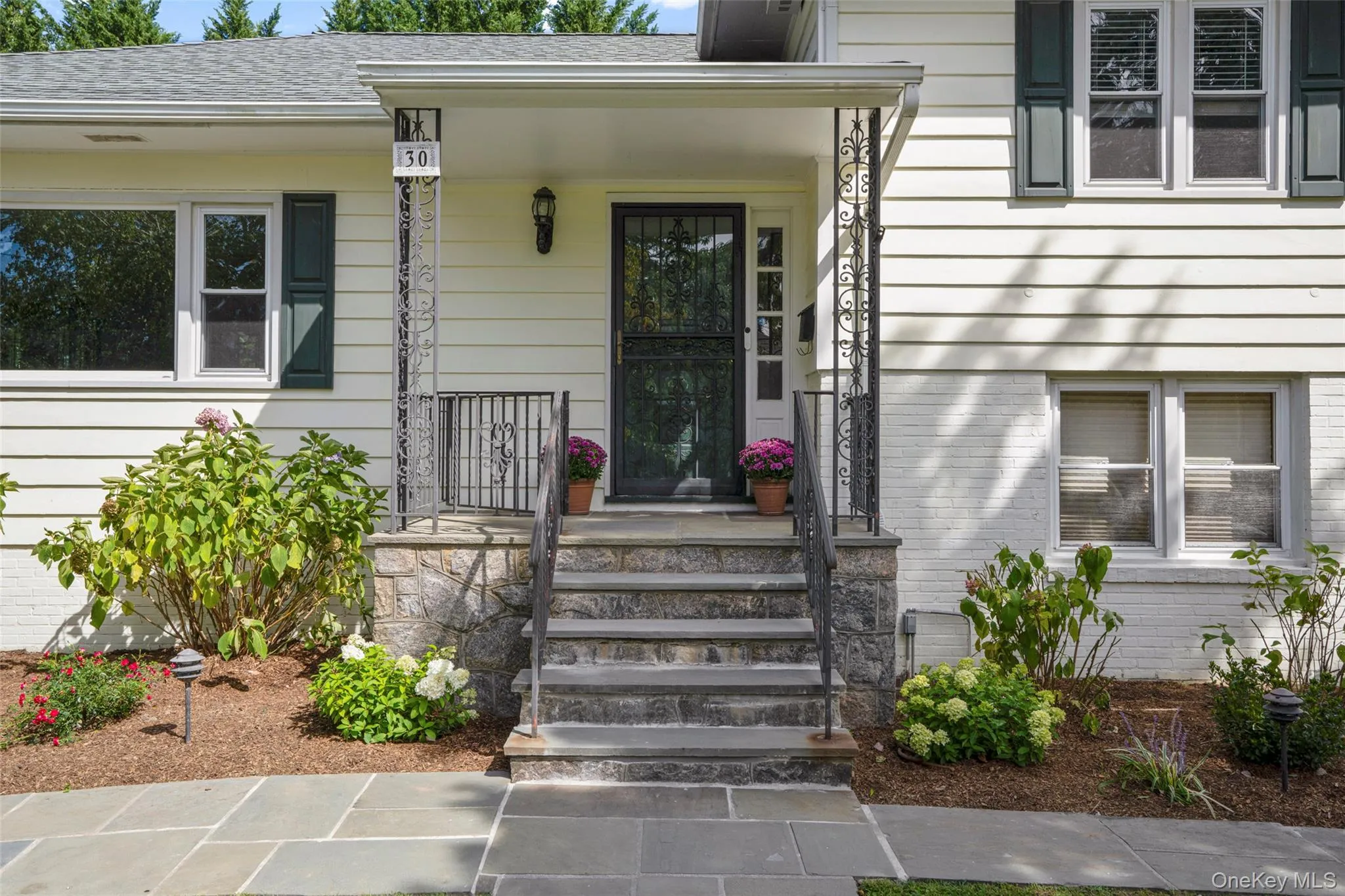 30 Antler Place, New Rochelle, NY, 4 Bedrooms Bedrooms, 8 Rooms Rooms,3 BathroomsBathrooms,Residential,For Rent,Antler,0,1028119 30 Antler Place, New Rochelle, NY, 4 Bedrooms Bedrooms, 8 Rooms Rooms,3 BathroomsBathrooms,Residential,For Rent,Antler,0,1028119